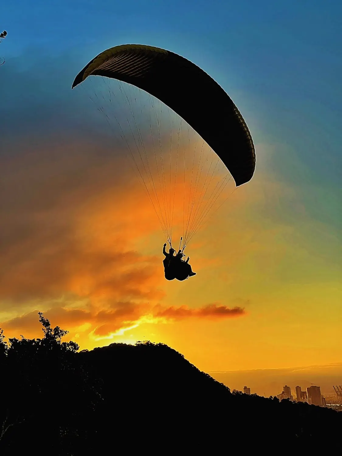 Voo de parapente com o Dudu